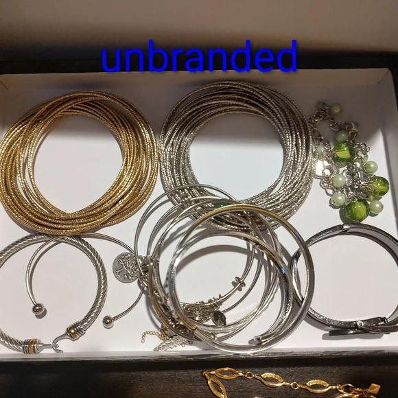 Bracelet Lot: BR, Chico's, Sarah Coventry ++ - Picture 4 of 10